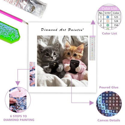 Kitten playing with mobile phone - Diamond Painting