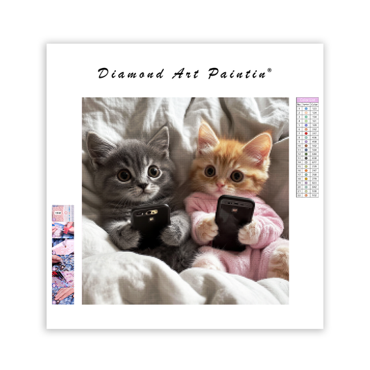 Kitten playing with mobile phone - Diamond Painting